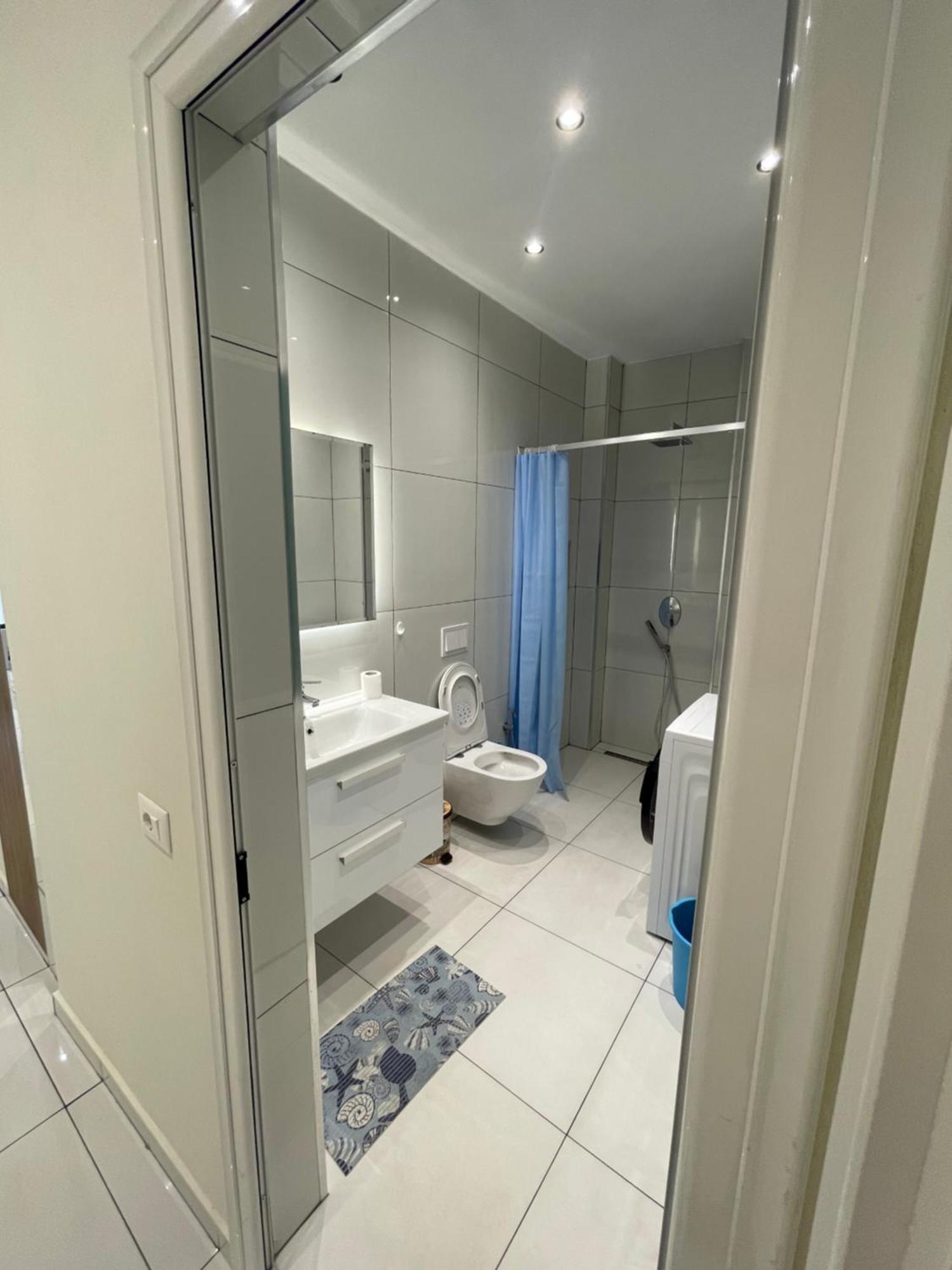 Franco Apartamento Tirana